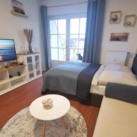 Obj 25 Moenkemeier Fuer 2 Personen + 1 Kleinkind Bis 3 Jahre Hund * Lübeck