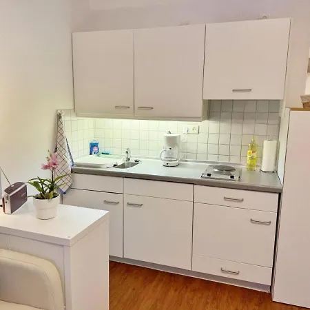 Obj 25 Moenkemeier Fuer 2 Personen + 1 Kleinkind Bis 3 Jahre Hund * Lübeck