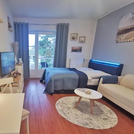 Obj 25 Moenkemeier Fuer 2 Personen + 1 Kleinkind Bis 3 Jahre Hund * Lübeck