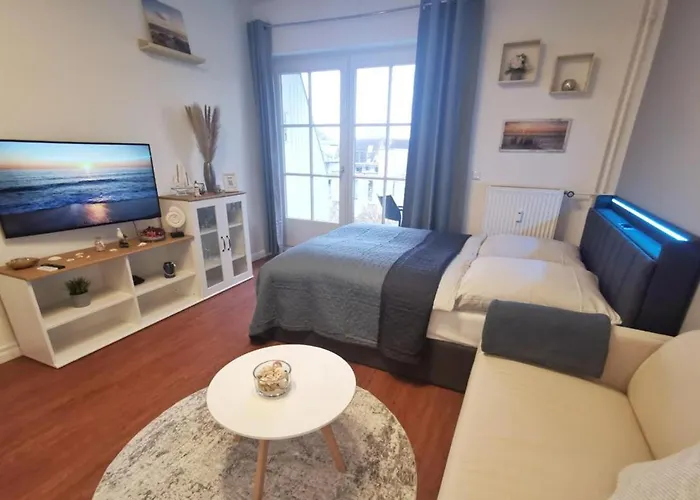 Obj 25 Moenkemeier Fuer 2 Personen + 1 Kleinkind Bis 3 Jahre Hund * Lübeck