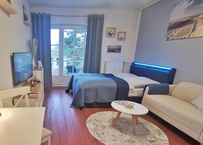 Obj 25 Moenkemeier Fuer 2 Personen + 1 Kleinkind Bis 3 Jahre Hund * Lübeck